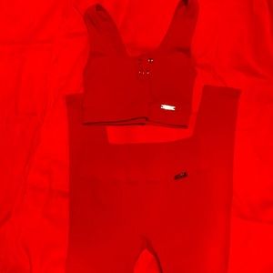 Bombshell leggings and tops. Ready to sell. Two tops. Two bottoms.